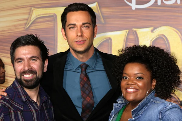 Josh Gomes, Zachary Levi, Yvette Nicole Brown — Stock Photo, Image