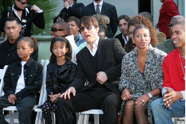Tom Cruise con gli amici e la famiglia di Will — Foto Stock