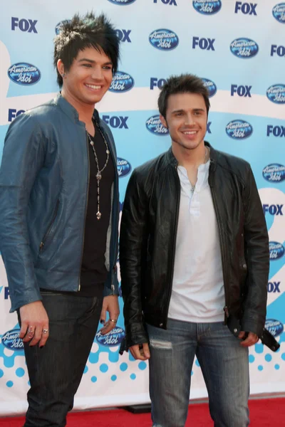 Adam Lambert and Kris Allen — Stock Photo, Image