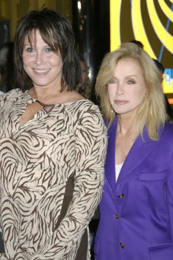 Donna Mills ve Michelle Lee