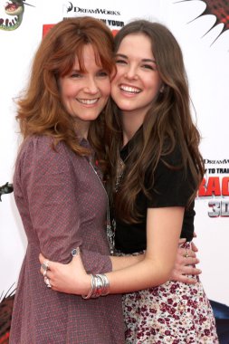 Lea Thompson ve kızı Zoey Deutch