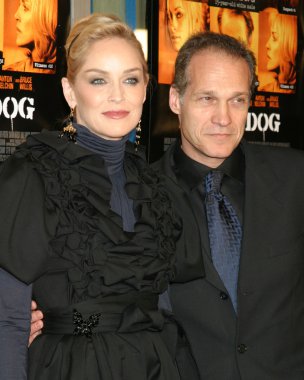 Sharon taş, jay acovone