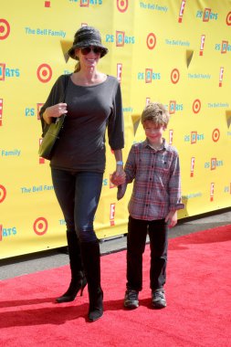 Eileen Davidson ve oğlu