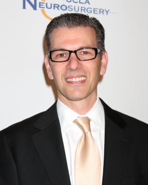 UCLA Nöroloji personel