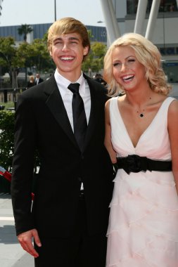 Cody Linley ve Julianne Hough