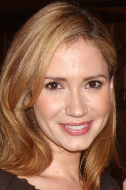 Ashley Jones ve Heather Tom