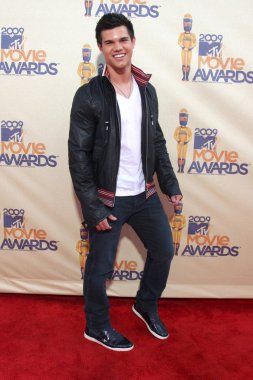 Taylor Lautner