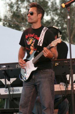 Adrian Pasdar