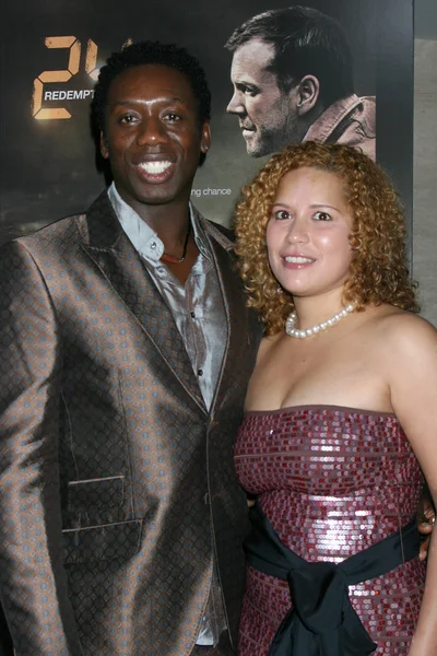 Hakeem Kae-Kazim & Esposa — Foto de Stock