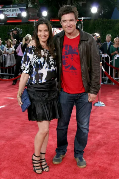 Jason Bateman & Wife — Stock Photo, Image