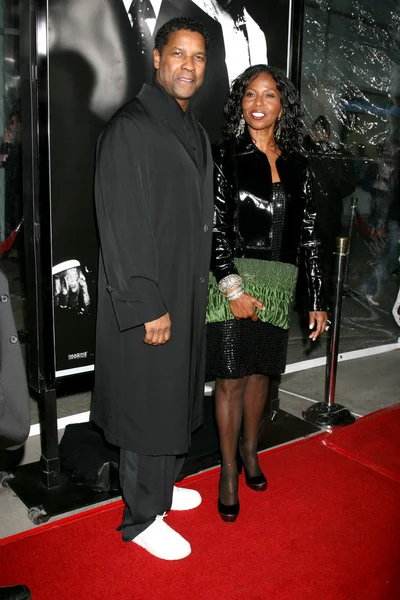 Denzel y Pauletta Washington — Foto de Stock