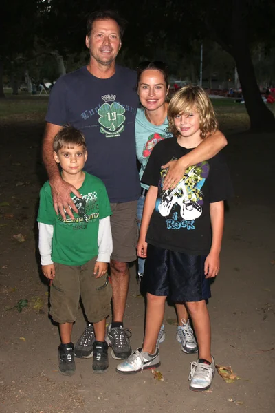 Michael Sabatino, Crystal Chappell, with sons Jacob (Older) and Dylan (youn — Stock Photo, Image