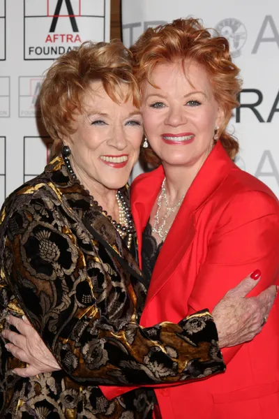 Jeanne Cooper & Kathleen Noone — Stockfoto