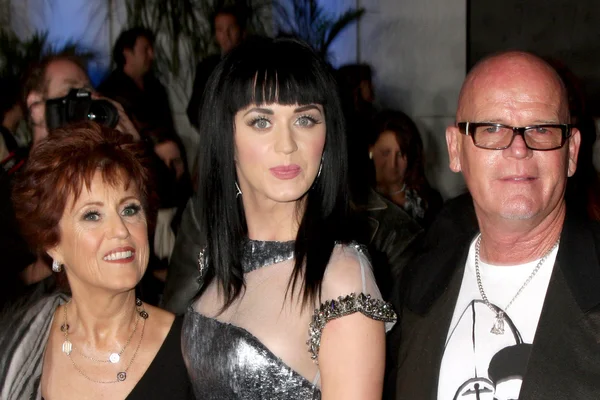 Katy Perry, los padres de Russel Brand — Foto de Stock