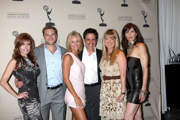 Tracey bregman, billy miller, przypadku sharon, chrześcijańskiej leblanc, maria dzwon, stacy hadiuk — Zdjęcie stockowe