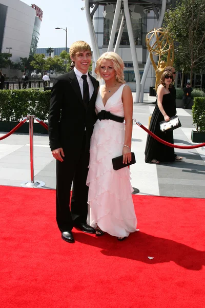 Cody Linley & Julianne Hough — Stock Photo, Image