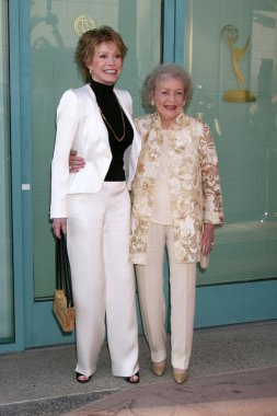 Mary Tyler Moore, Betty White