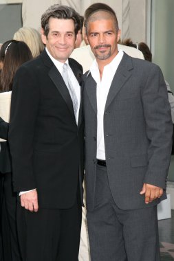 Alan Rosenberg ve Esai Morales