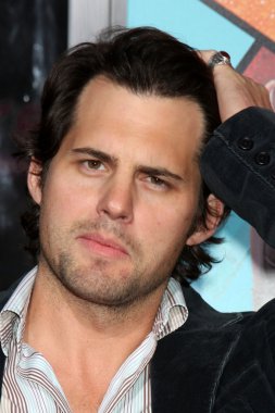 Kristoffer Polaha
