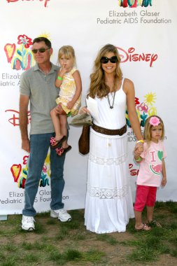 Denise richards, babası ve kızları