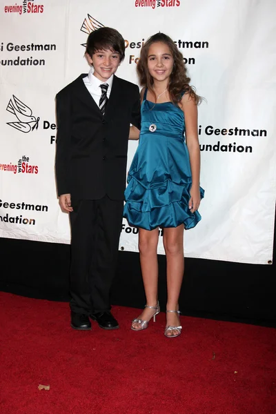 Aaron Refvem & Haley Pullos — Stockfoto