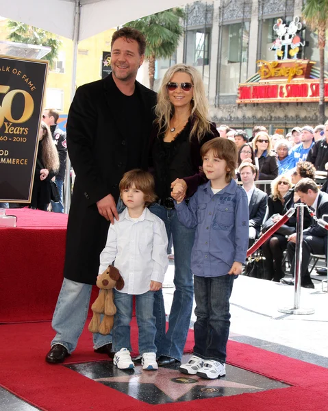 Russell Crowe & famiglia — Foto Stock