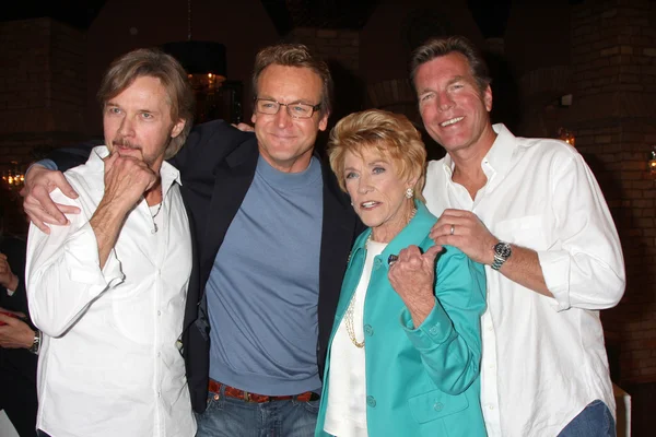 Stephen Nichols, Doug Davidson, Jeanne Cooper, Peter Bergman — Stockfoto