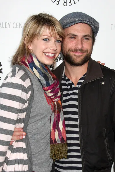 Mary Elizabeth Ellis & Charlie Day — Stock Photo, Image