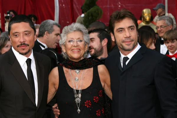 Javier Bardem, mother and brother — Stock Photo, Image