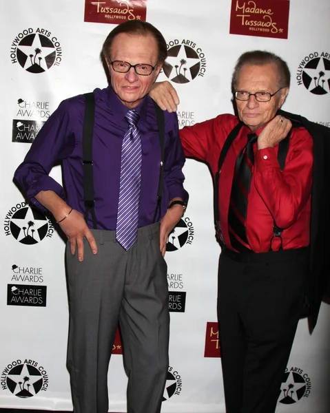 Larry king balmumu rakam (mor gömlek), larry king — Stok fotoğraf