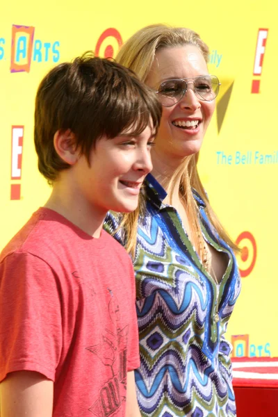 Lisa Kudrow & Son — Stock Photo, Image