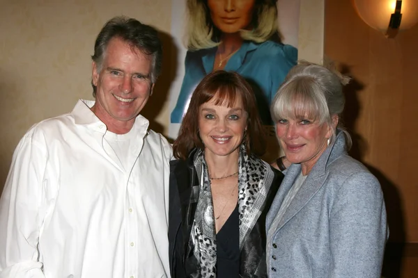 Gordon Thompson, Pamela Sue Martin e Linda Evans — Fotografia de Stock