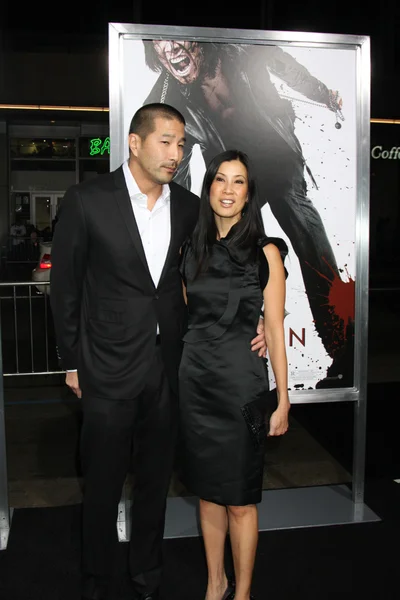 Lisa Ling e suo marito — Foto Stock