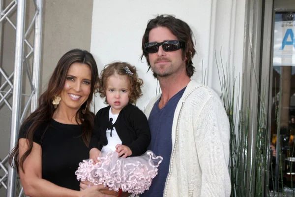 Jillian Barberie Reynolds & familie — Stockfoto