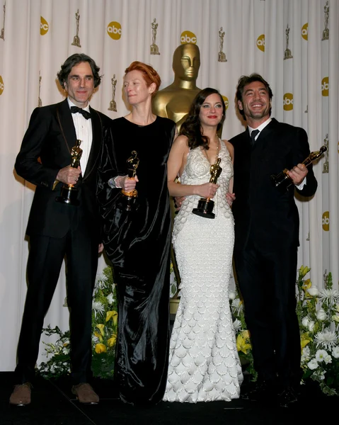 Daniel Day Lewis, Tilda Swinton, Marion Cotillard y Javier Ba —  Fotos de Stock