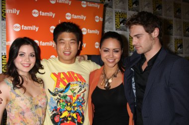 Grace phipps, kı hong lee, alyssa diaz, damon gri