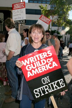 Valerie Harper