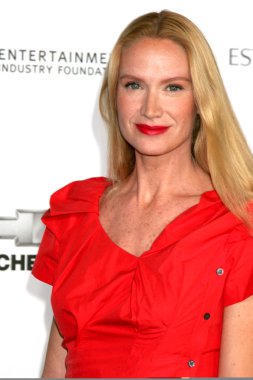 Kelly Lynch