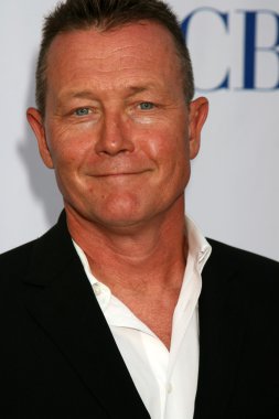 Robert patrickZoe saldano