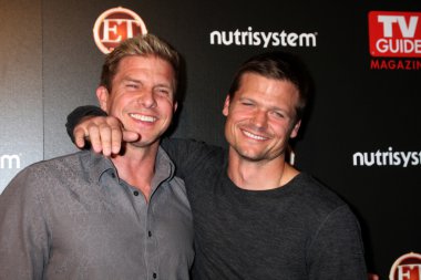 Kenny Johnson ve Bailey Chase