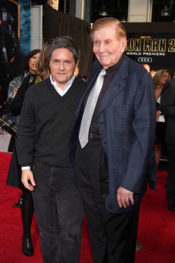 Brad Grey, Sumner Redstone