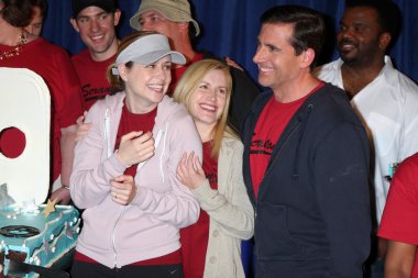 Jenna fischer, angela kinsey ve steve carell
