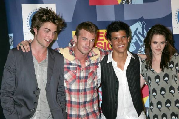 Robert pattinson, taylor lautner, cam gigandet, kristin stewart — Fotografia de Stock