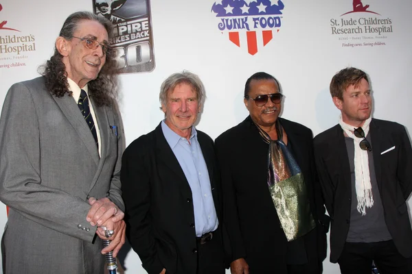 Peter Mayhew, Harrison Ford, Billy Dee Williams y Ewan McGregor — Foto de Stock