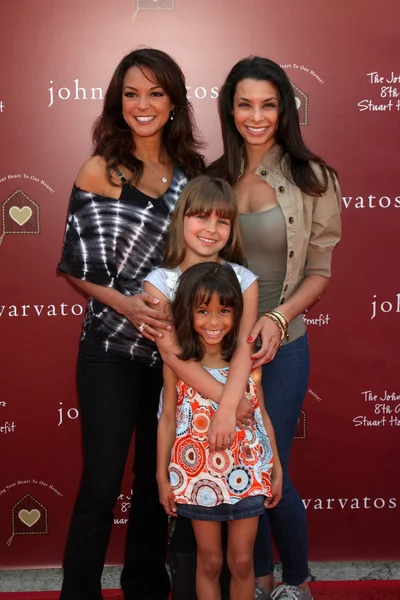 Eva Larue, Kayla lánya, nővére Lara La Rue és unokahúga — Stock Fotó