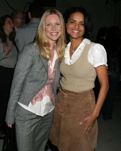 Lauralee Bell and Victoria Rowell — Stock Photo, Image