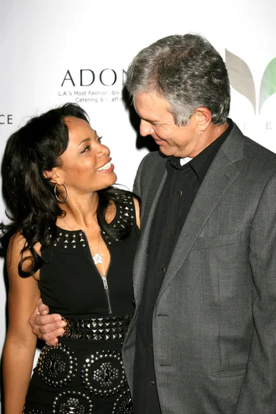 Gina Ravera & Tony Denison — Stockfoto