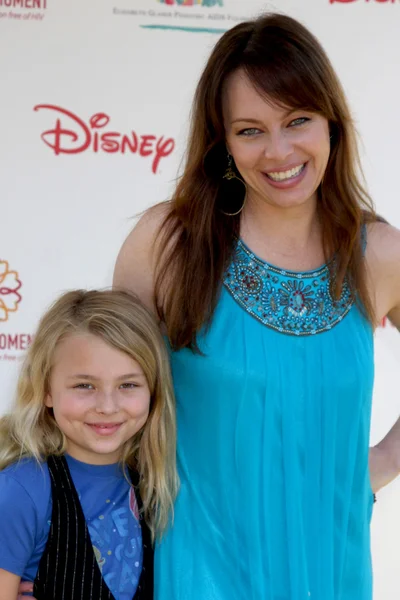 Melinda Clarke & dochter Kathryn Grace Mirich — Stockfoto