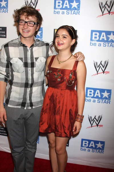 Angus T Jones, Ariel Winter — Stock Photo, Image