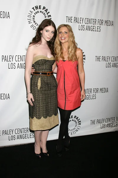 Michelle Trachtenberg & Sarah Michelle Gellar — Foto Stock